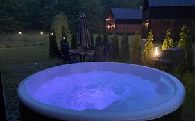 Przystanek Kistówko komfortowe domki z jacuzzi, staw wędkarski, kominek, las, przestrzeń